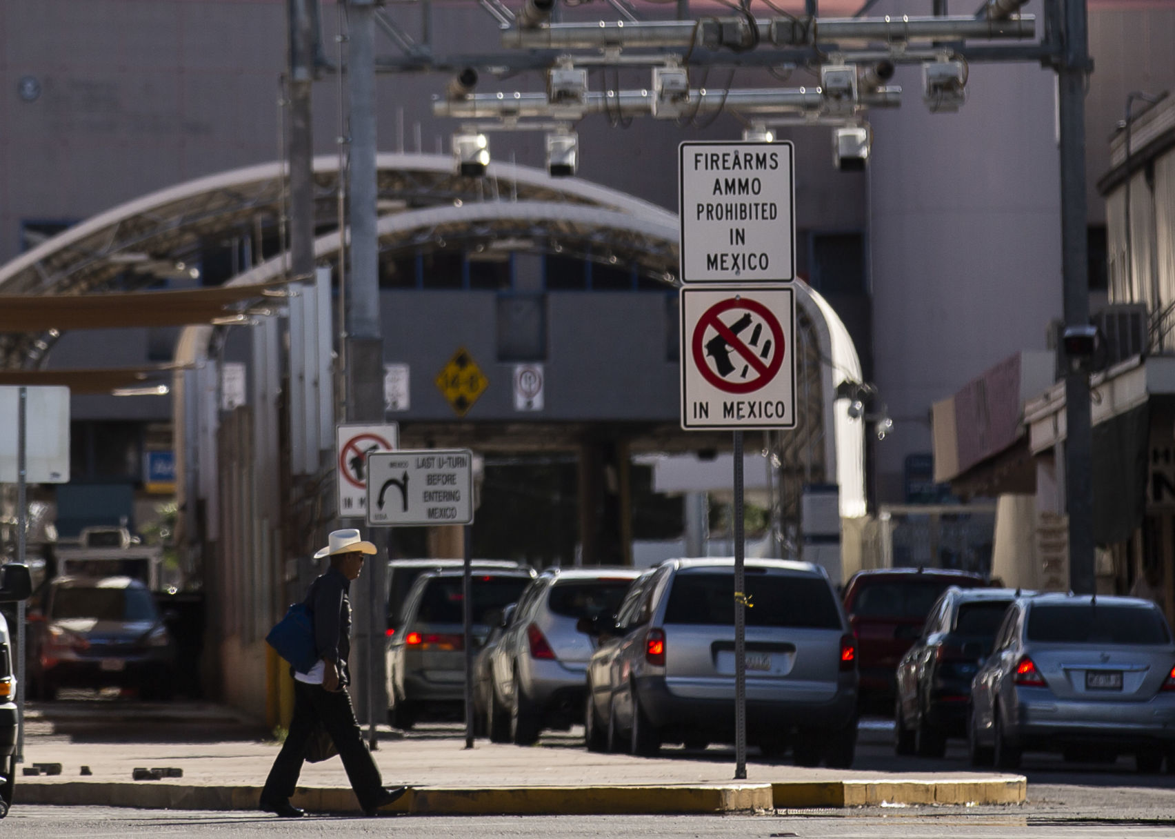 U.S. – Mexico border near Nogales, Ariz. LE